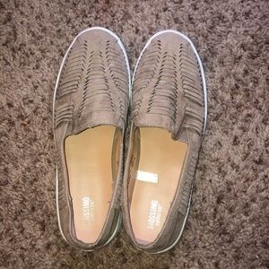 Mossimo! Cute spring/summer flat tennis shoes!